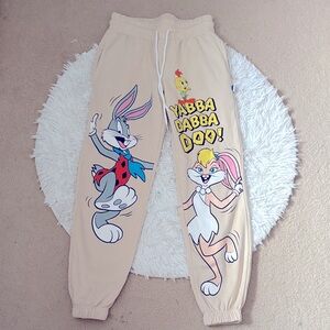 NWOT Warner Bros. Tan Joggers Bugs Bunny & Tweety Bird as Flinstones